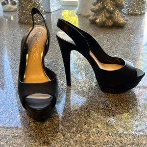 Jessica Simpson sling back peep toe size 6